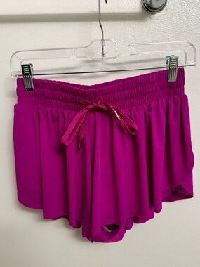 🌸Spring Sale!🌸 NWOT Nexsonic Violet Butterfly Shorts
